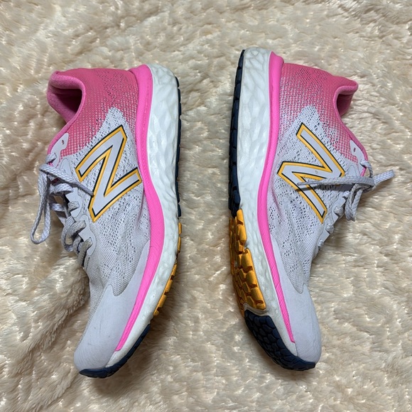 New Balance 680 - Fresh Foam - Pink and White Ladies - Picture 5 of 8
